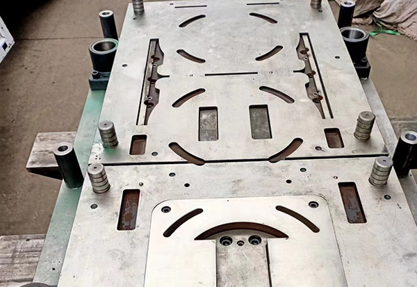 五金模具